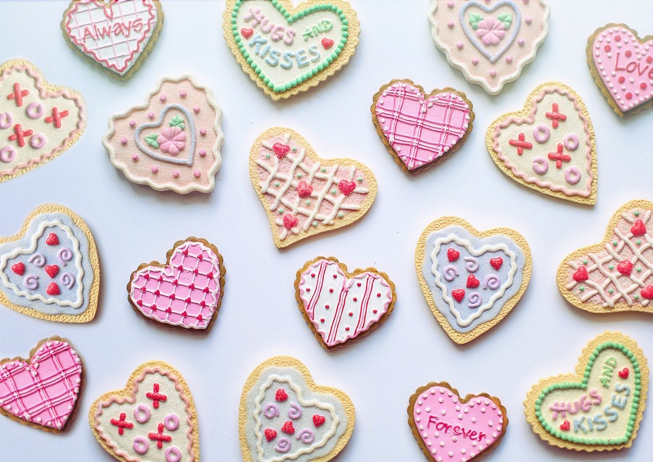 Valentine\'s Cookie Decorating – Ask Aunt V